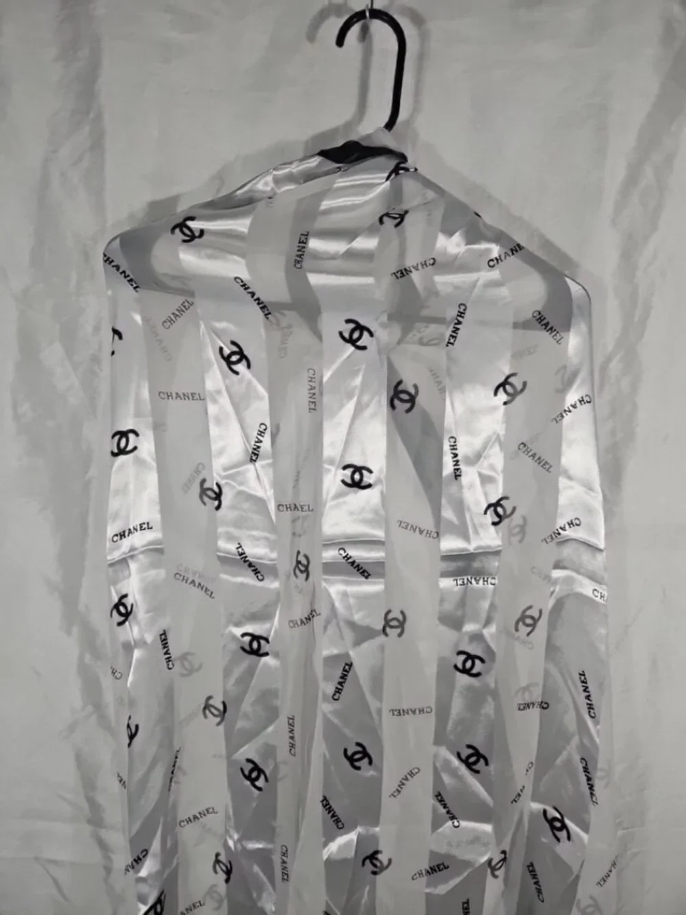 Scarf with the Chanel logo #287